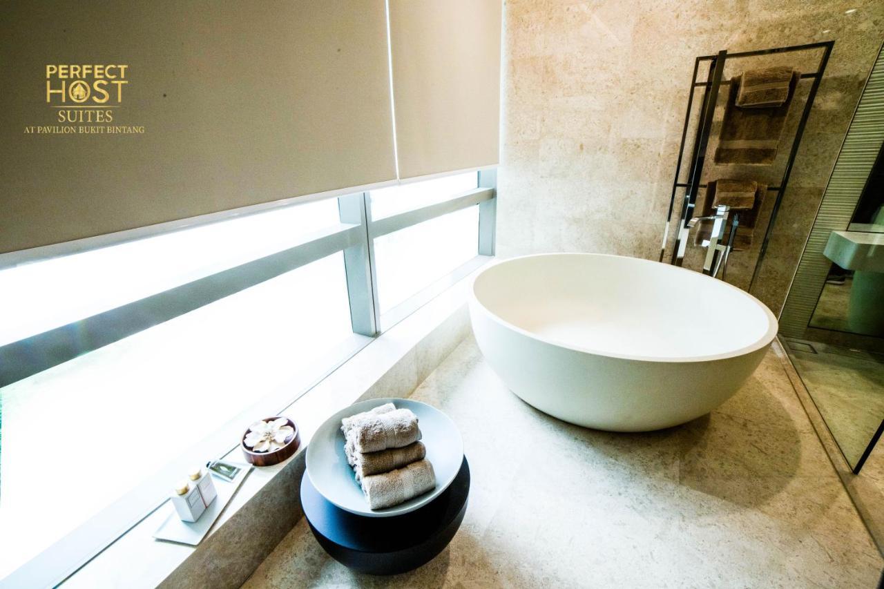 Ph Suites At Pavilion Bukit Bintang Куала Лумпур Екстериор снимка Bathroom at the hotel