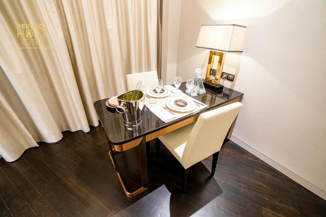 Ph Suites At Pavilion Bukit Bintang Куала Лумпур Екстериор снимка A table in a hotel room